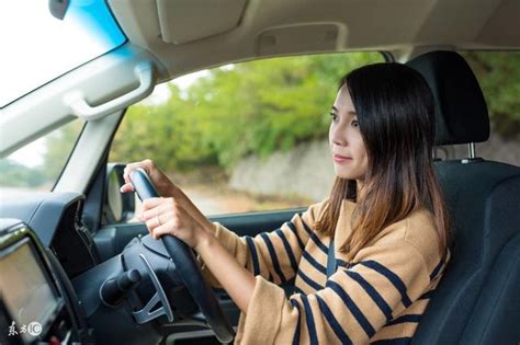 夢到自己開車|周公解夢：夢到開車